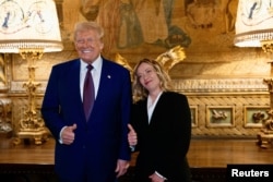 Премьер-министр Италии Джорджа Мелони на встрече с Дональдом Трампом в резидентции президента США в Мар-а-лаго