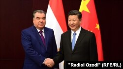 Эмомалӣ Раҳмон, раиси ҷумҳури Тоҷикистон бо ҳамтои чиниаш Сӣ Ҷинпин