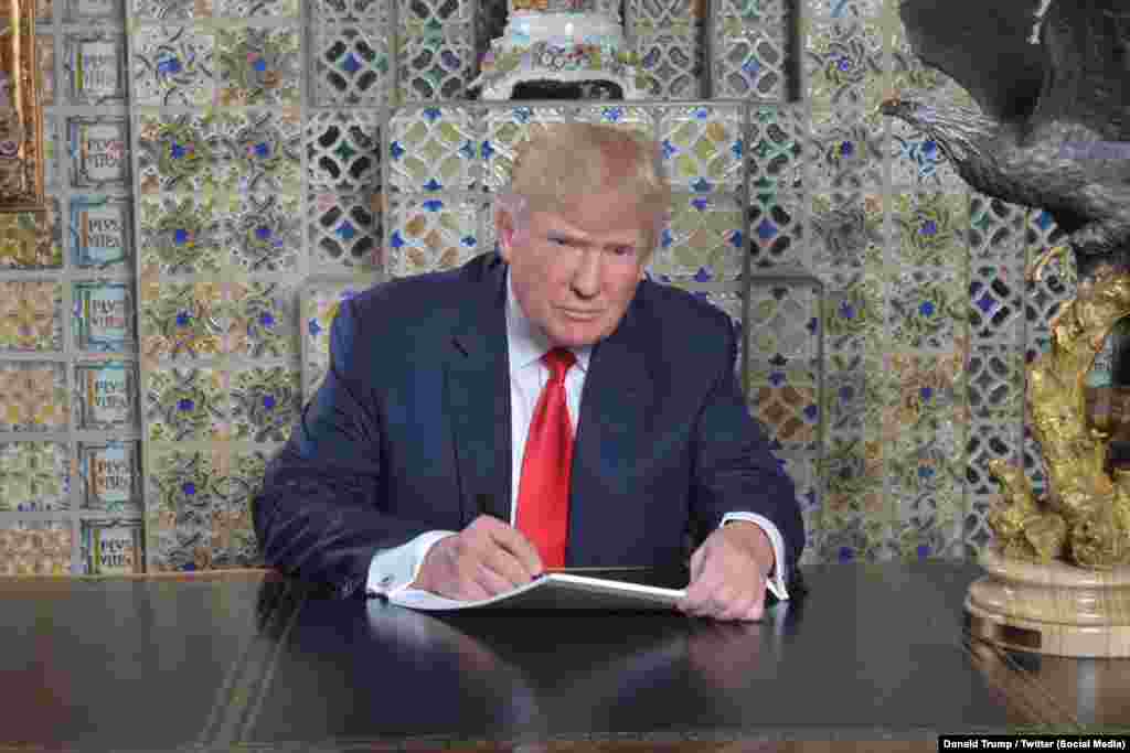 За несколько дней до присяги Трамп опубликовал в своем Твиттере фотографию, сделанную во время подготовки к присяге. "С нетерпением жду пятницы", - написал Трамп.