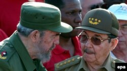 انتظار می رود که رائول برادر فیدل کاسترو به عنوان رييس شورای حکومتی و جانشین وی انتخاب شود. (عکس: EPA)