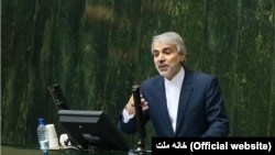 رییس سازمان برنامه و بودجه، می‌گوید: دولت برای واردات ۲۵ قلم کالای اساسی، ۱۷ هزار و ۵۰۰ میلیارد تومان تخصیص داده است
