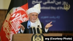 افغان ولسمشر وايي، حکومت یې له طالبانو سره د مخ په مخ خبرو لپاره ژمنه، جذبه او حوصله ښودلې ده خو یوازې دا به پوره نه وي.