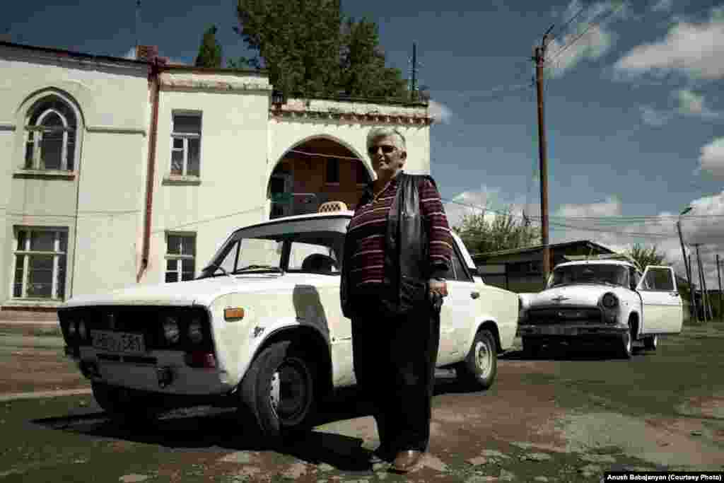 "Тикуш" – женщина-таксист, таких в Армении всего несколько