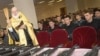 Православный священник благословляет новое оружие Калашникова в Ставрополе. 29 января 2008 года.