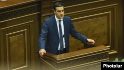 Արման Թաթոյան