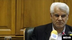 محمود بهمنی، رییس کل بانک مرکزی ایران.