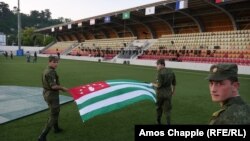 Рассеялись сомнения накануне чемпионата, будет ли вообще кто-то покупать билеты на футбол, поскольку 20 лет до этого даже на бесплатные матчи приходила лишь кучка болельщиков. Но чемпионат мира сделал свое дело