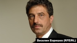 Biznismen i državljanin Bugarske Cvetan Vasilev (Tsvetan Vasilev) optužen je za više slučajeva pronevere novca nakon bankrota Korporativne komercijalne banke (CCB). 