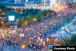 Unul din protestele masive organizate în România în 2013, împotriva proiectului minier plănuit de RMGC la Roșia Montană.