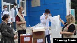 13 май бахше аз кӯмакҳои дигари ИА ва созмони Каритас ба мардуми ноҳияҳои Айнӣ ва Шаҳритус тақдим шуд