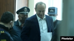 Экс-президент Армении Роберт Кочарян в суде, Ереван, 8 мая 2020 г.