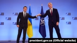 Президент Украины Владимир Зеленский и генеральный секретарь НАТО Йенс Столтенберг