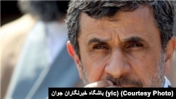 محمود احمدی‌نژاد ماه گذشته نیز در اعتراض به اقدامات آمریکا نامه‌ای به دونالد ترامپ نوشته بود.