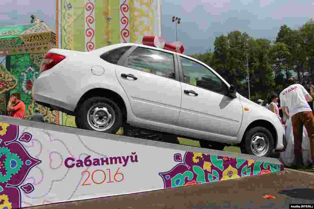 Сабантуй батырына биреләчәк машина