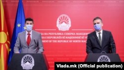 Владините портпароли Душко Арсовски и Мухамед Хоџа