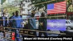 صرافی‌های ایران پس از تک‌نرخی شدن نرخ ارز در فروردین‌‌ماه امسال، اجازه خرید و فروش ارز را نداشتند.