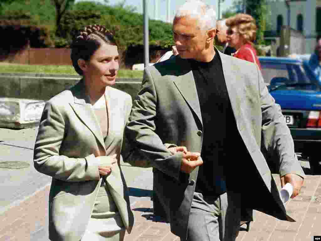 Yulia Tymoshenko əri Oleksandr ilə. Kiyev, 2004. 