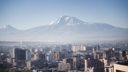 «Ամեն օր փոշի, որտեղ պիտի ծառ տնկեն՝ շենք են սարքում». քամին Երևանում նորից փոշի բերեց