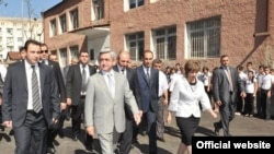 Nagorno-Karabakh -- President of Armenia Serzh Sarkisian visits a renovated school in Stepanakert, 29Aug2010