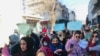 Ооган аялдары милдеттүү хижаб кийүү чечимине каршы митингке чыгышты. 