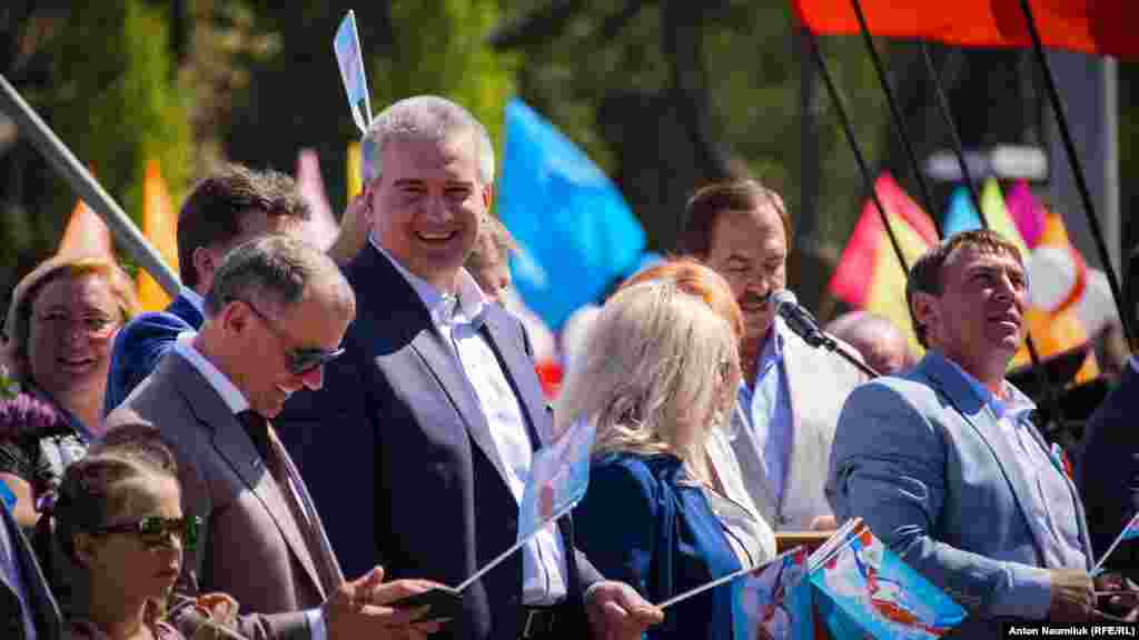 Серед них – керівництво Криму