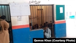 د پي ټي اېم پلویان د بنو تاڼې په حوالات کې. 