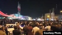 تشکل‌های مستقل کارگری کشته شدن بیش از ۲۰ تن و بازداشت نزدیک به دو هزار تن، از جمله نزدیک به ۱۰۰ دانشجو را محکوم کردند.