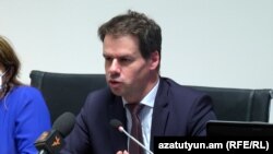 Հայաստանում Ֆրանսիայի արտակարգ և լիազոր դեսպան Ժոնաթան Լաքոտ 