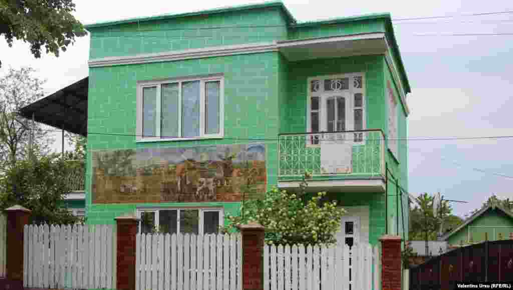 MD - People and houses in Telenesti city, 5 may 2019
