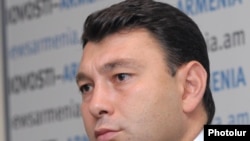 Эдуард Шармазанов