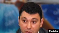 Эдуард Шармазанов
