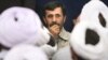 در سرمقاله لس آنجلس تایمز آمده است که رهبريت محافظه کار حساب خود را بيش از پيش از عملکرد محمود احمدی نژاد جدا ساخته و شکاف عميقی بين قشر رهبری و رييس جمهور اسلامی ايران بوجود آمده است