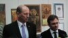 Австралискиот парламентарец Лук Симпкинс и прилепскиот градоначалник Маријан Ристески на средба во Прилеп.