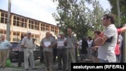 «Վանաձոր-Քիմպրոմ»-ի աշխատողները հերթական բողոքի ակցիան են իրականացնում, պահանջելով մարել աշխատավարձի պարտքը, արխիվ 