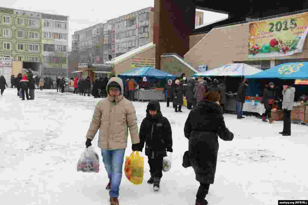 «Шапағат» коммуналдық базары аумағында өткен тағы бір жылжымалы жәрмеңке. 