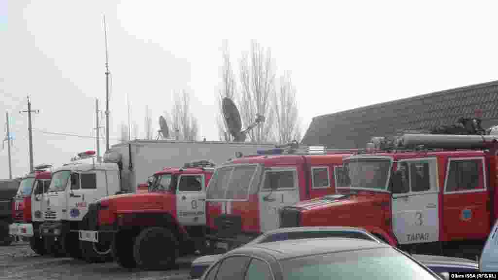 В село Бурыл доставлена и спецтехника из ближайших населенных пунктов и из города Тараза. 