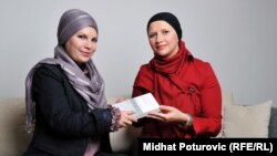 Tatjana (lijevo) i Fatima (desno), novembar 2011.
