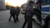 Митингде кармалгандар. 2-март, 2020-жыл. 