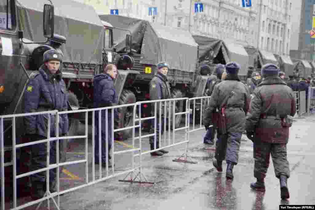 Москва,у Площади Революции, 10 декабря