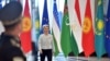 Ýewropa Komissiýasynyň başlygy Ursula fon der Leýen. Samarkant, Özbegistan.