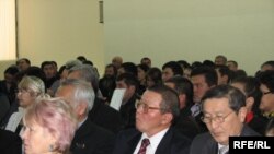 Коомдук парламенттин энергия акысы кымбатташын талкуулаган жыйыны