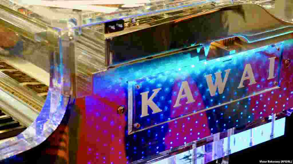 „Frumosul” Kawai...
