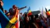 Дијана Сосоака, пратеник во романскиот парламент, за време на протестот против новите мерки на романската влада за време на четвртиот бран на пандемијата на коронавирус 
