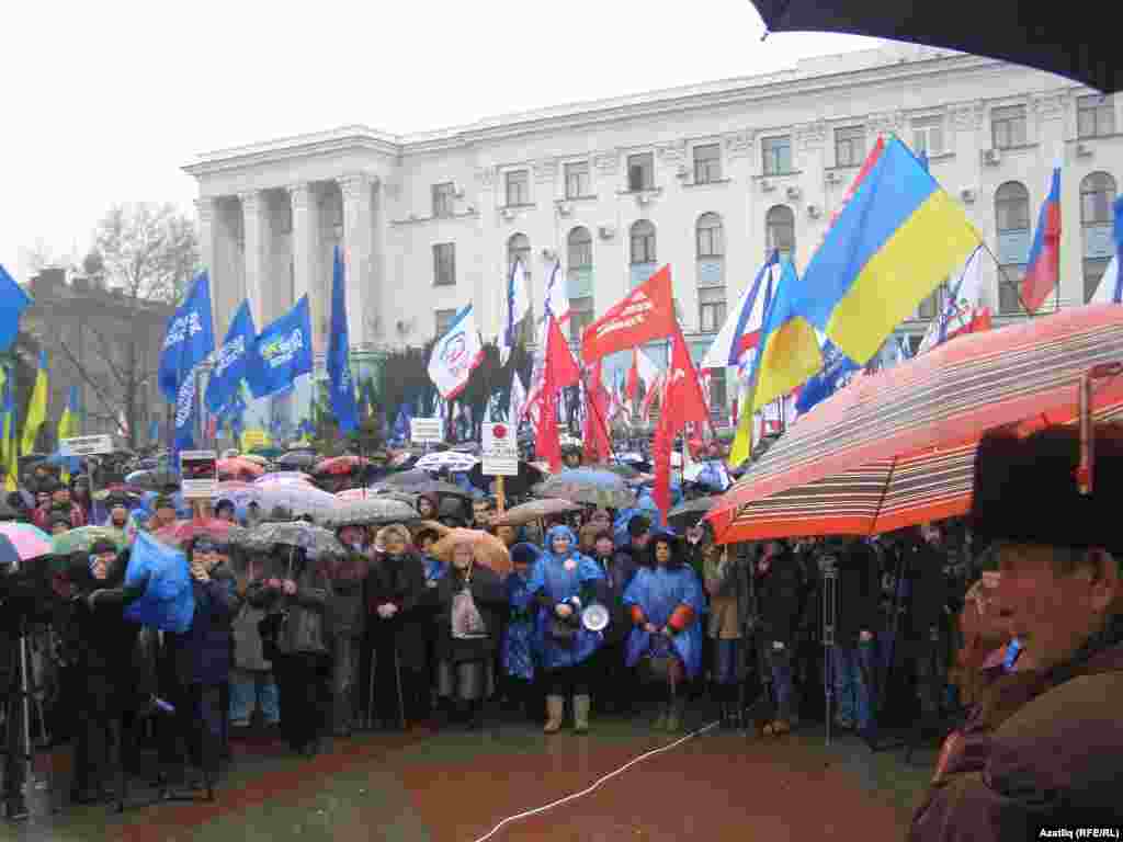 Акмәчәттә "Русское единство" фиркасе оештырган митинг