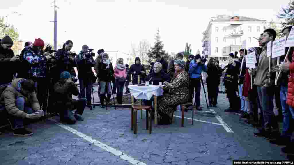 Активисты «Крым SOS» призывают всех неравнодушных приходить на акции под посольство России