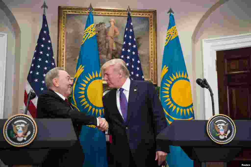 Назарбаев "Сіз АҚШ-та салық реформасын сәтті жасадыңыз. Ал мен бұл реформаны Қазақстанда бес жыл бұрын жасадым. Қазақстанда корпоративтік салық 20 пайыз, табыс салығы 10 пайыз" деді. Вашингтон, 16 қаңтар 2018 жыл. 