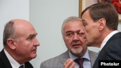 Сопредседатели Минской группы ОБСЕ Роберт Брадтке, Фернар Фасье и Юрий Мерзляков