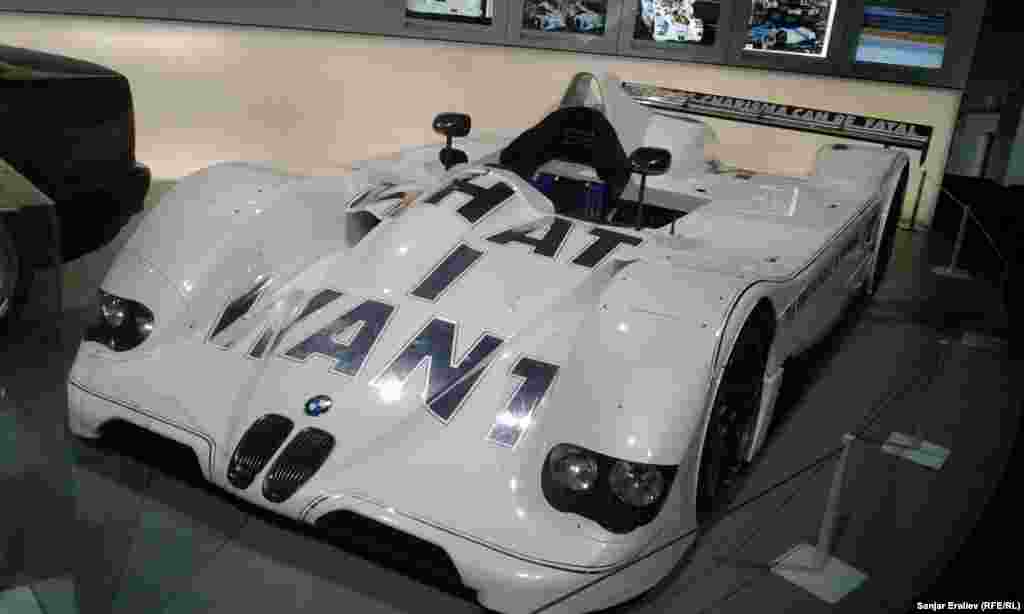 BMW V12 үлгүсү. 1999-жылы чыгарылган. 